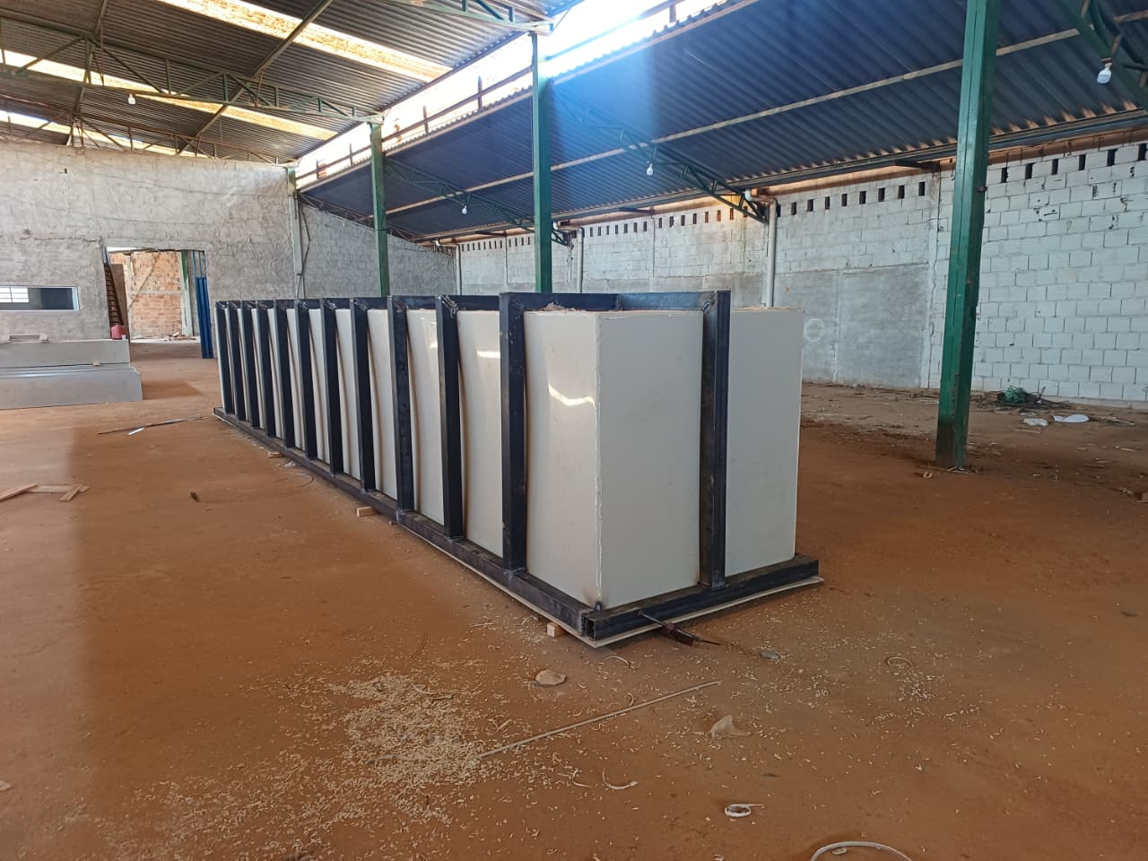 Tanques prismáticos prontos para entrega